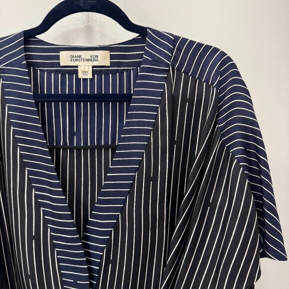 DIANE VON FURSTENBERG (DVF) Silk Wrap Dress Navy Black Pinstripe Kimono Style L - Picture 9 of 9